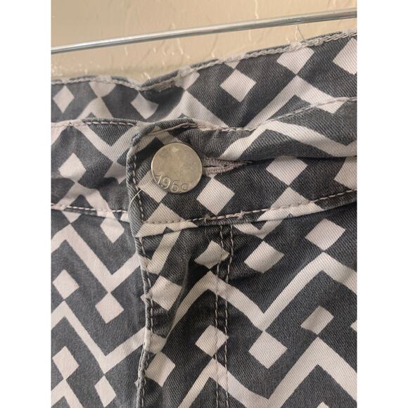 GAP 1969 Legging Jean, Grey and White Geometric Pattern, Size 31, US Size 12 - Picture 5 of 9